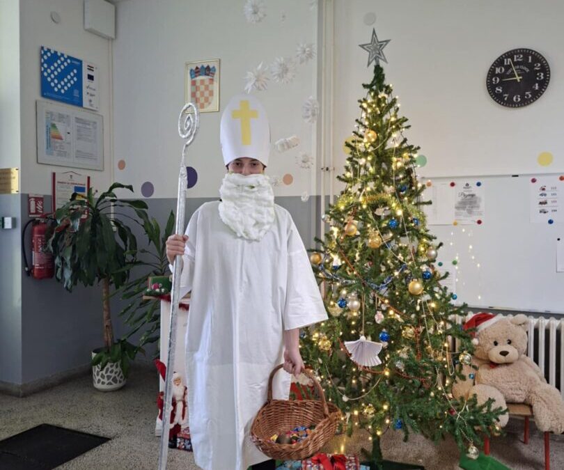 Sveti Nikola uvijek daruje dobru djecu